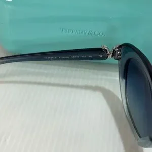 Tiffany & Co. | Accessories | Womans Tiffany Sunglasses Cat  display picture 1